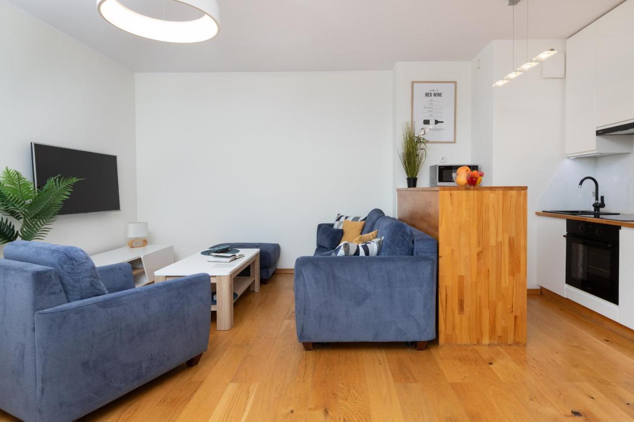 Modern Gdynia Apartment With Balcony & Parking By Noclegi Renters Eksteriør bilde